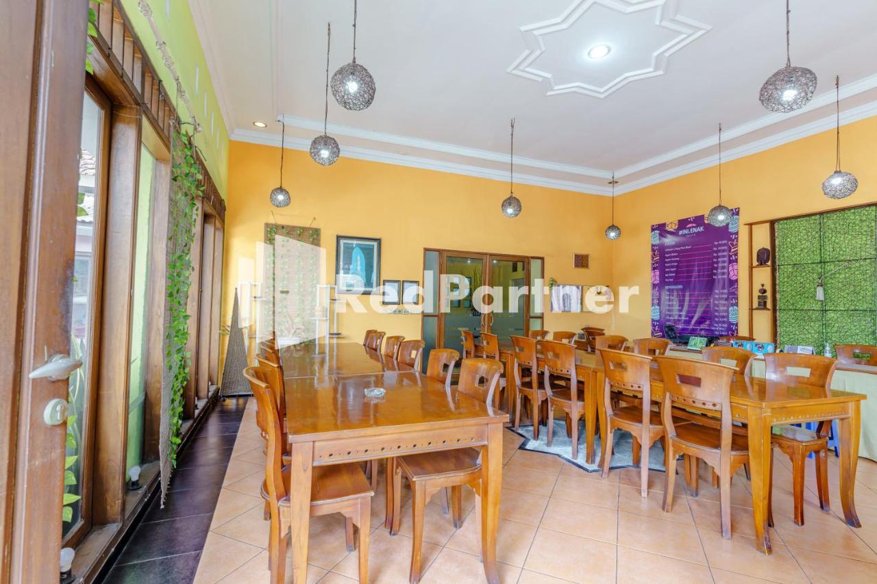 Nafisa Homestay Syariah Near Jatim Park 3 Batu Mitra Reddoorz 玛琅 外观 照片